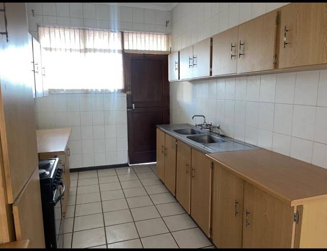 2 BEDROOM PROPERTY TO RENT IN VANDERBIJLPARK SW 5